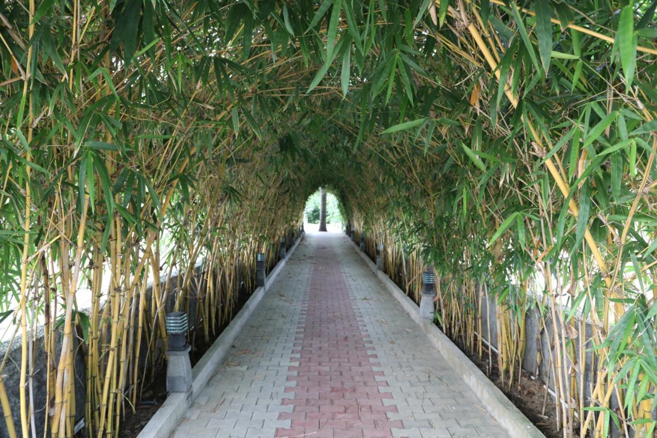 Celebrity Resort Chennai Tambaram Exterior foto